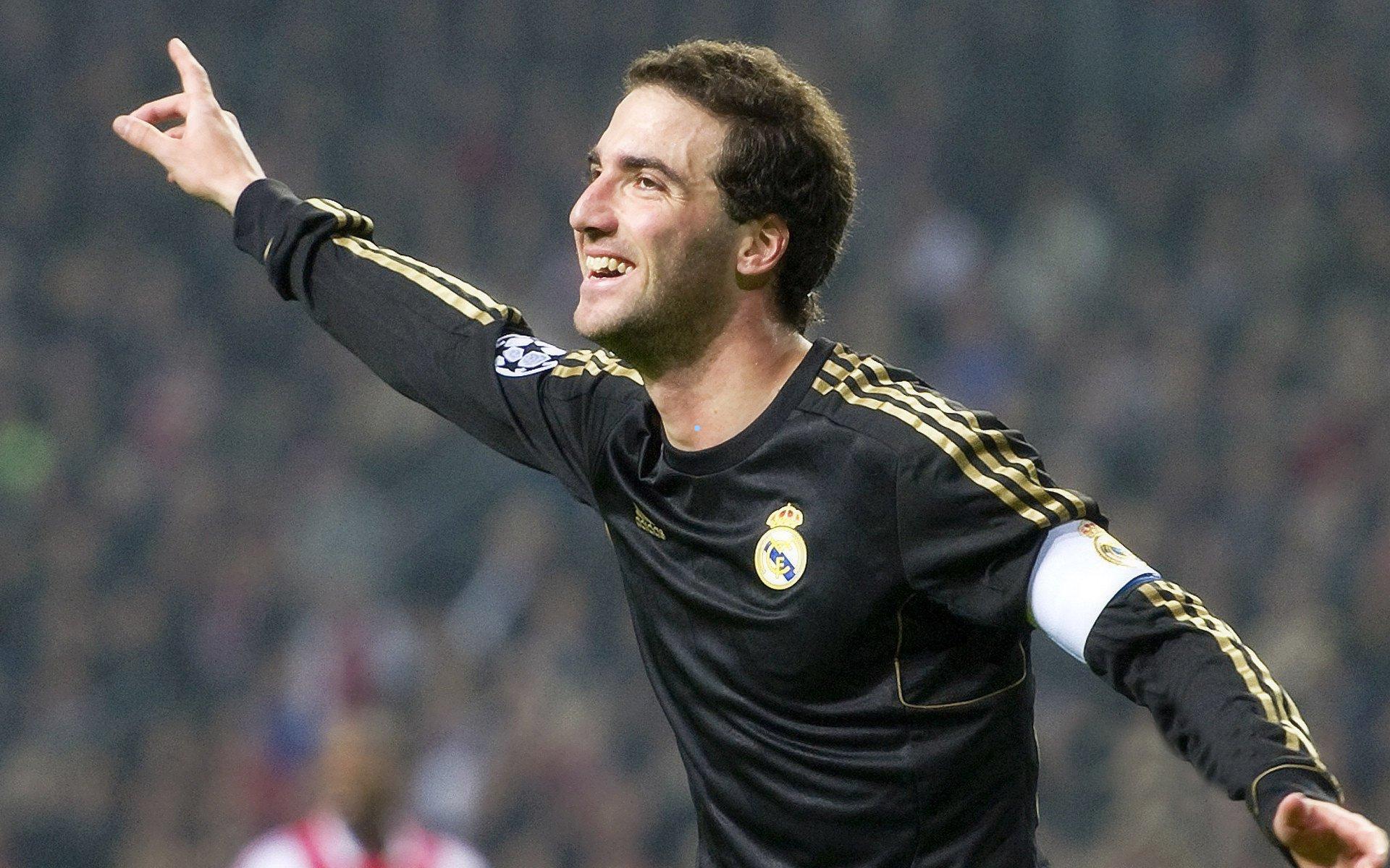 意甲法甲焦点对决串关解析,卡利亚里硬撼AC米兰,图卢兹迎战朗斯