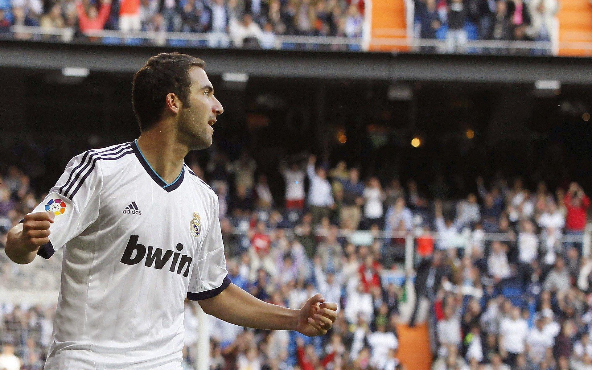 意甲联赛激战，米兰1-0力克莱切，福尔克鲁格处子球助阿莱格里紧追国际米兰