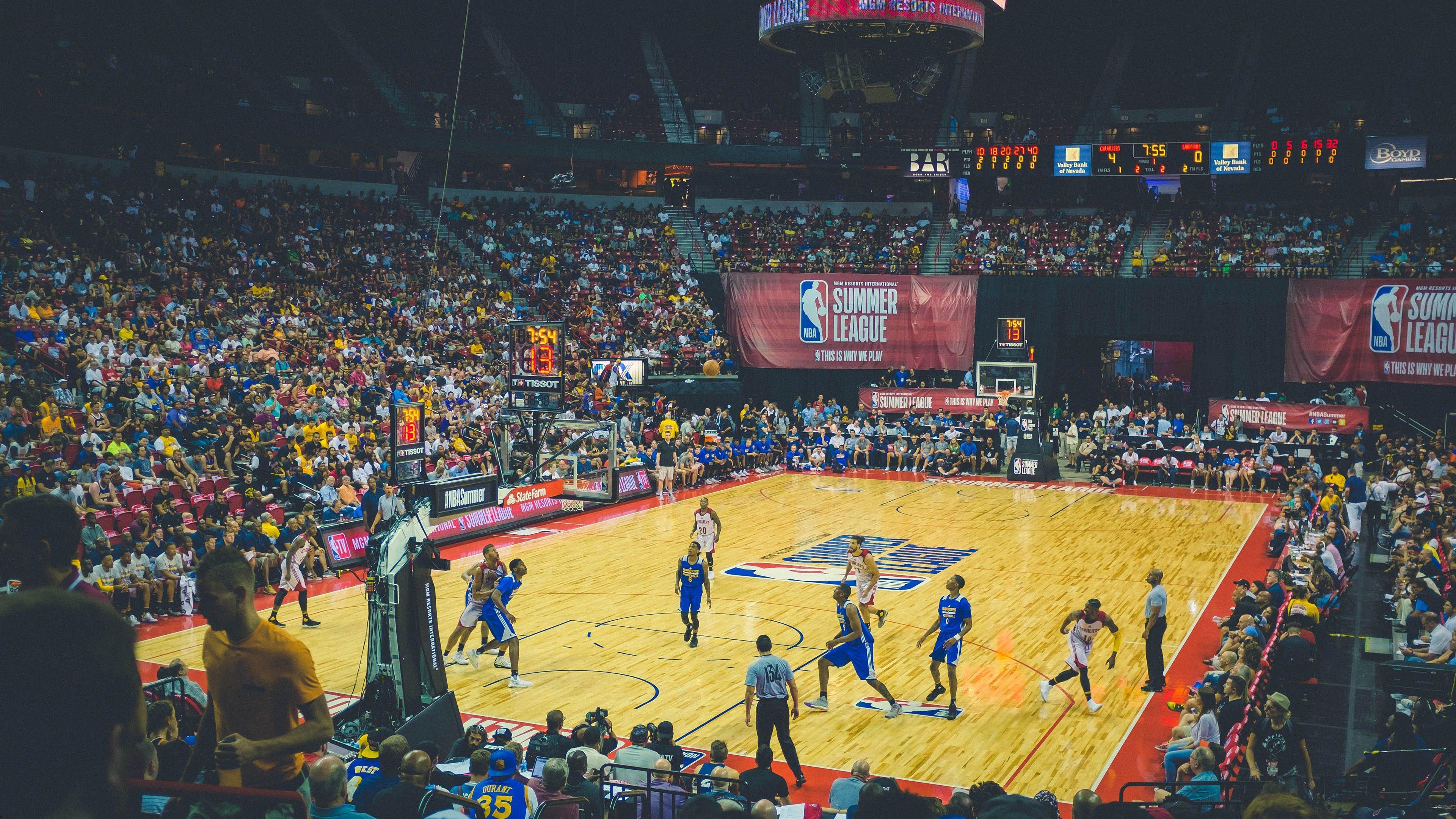 西甲焦点战,比利亚雷亚尔对阵阿拉维斯,防守博弈与战术对决成赛前看点